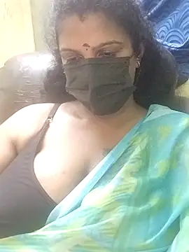 Snapshot of poojaa-rani chatting on April 2026 06:33:01 PM poojaa-rani online show from April 2026 06:33:01 PM