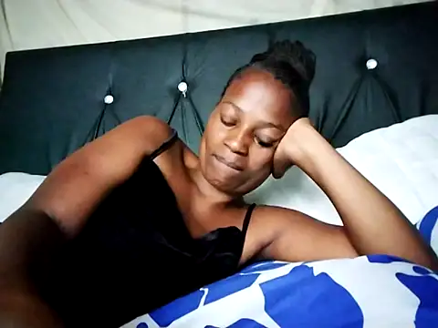 sexylira online show from April 2026 01:45:01 PM