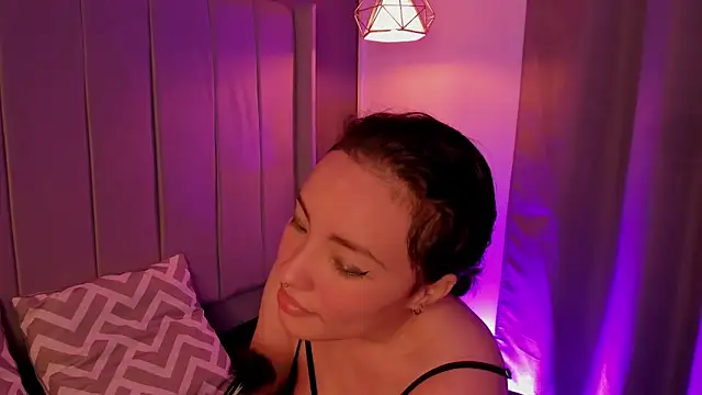 Snapshot of Angelica_Moon21 chatting on September 2025 03:28:01 AM Angelica Moon21 online show from September 2025 03:28:01 AM