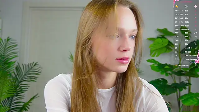 Snapshot of Sweet_Piece chatting on September 2025 04:23:02 PM Sweet Piece online show from September 2025 04:23:02 PM