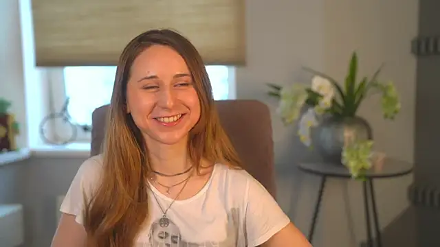 EsmeEsser online show from March 2025 03:47:01 AM