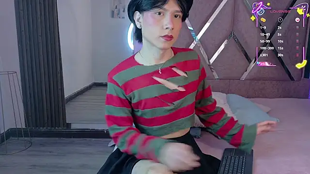 Snapshot of Ash_Femboy chatting on October 2025 09:49:01 PM Ash Femboy online show from October 2025 09:49:01 PM