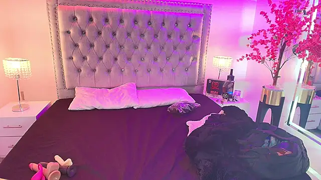 Lia adamsss online show from September 2025 04:01:02 AM