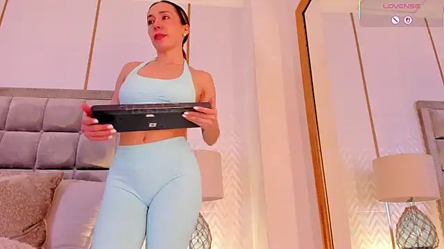 laurencarter1 online show from November 2025 03:32:01 AM