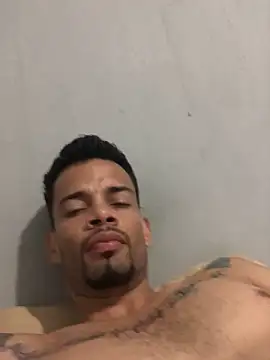 HenriquePhn online show from April 2026 03:35:01 AM