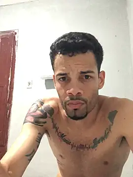 HenriquePhn online show from July 2026 02:40:01 AM