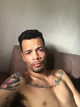 HenriquePhn online show from June 2026 01:01:01 PM