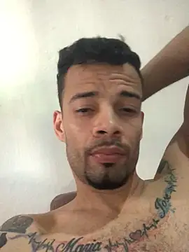 HenriquePhn online show from June 2026 06:57:01 PM