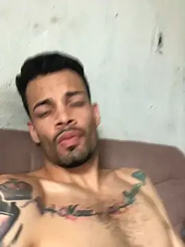 HenriquePhn online show from June 2026 04:40:02 PM