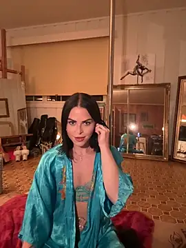 missninasparkle online show from October 2025 10:00:02 PM