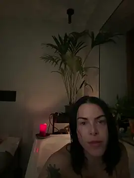 missninasparkle online show from October 2025 07:48:02 PM