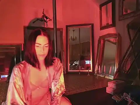 missninasparkle online show from October 2025 09:12:01 PM