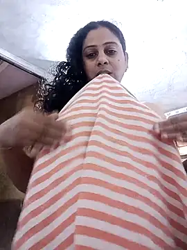 JENNIFERtamil online show from February 2026 07:52:02 AM