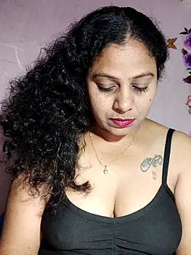 Snapshot of JENNIFERtamil chatting on May 2026 06:18:01 PM JENNIFERtamil online show from May 2026 06:18:01 PM