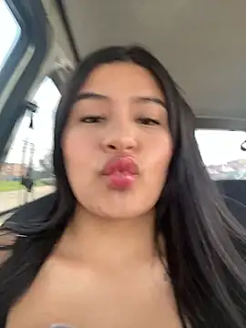 andrea gomes  online show from March 2026 06:09:01 PM