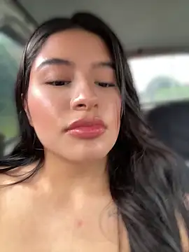 andrea gomes  online show from April 2026 06:43:01 PM