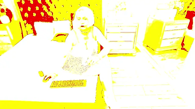 SuzzySun online show from February 2025 05:58:01 PM