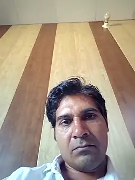 johnny8731 online show from March 2026 04:43:01 AM