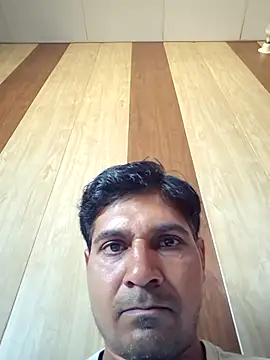 johnny8731 online show from April 2026 04:52:01 AM