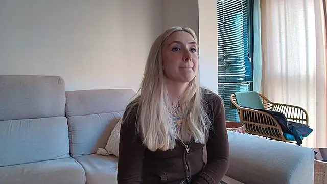 Snapshot of tattoobbgirl chatting on February 2026 03:08:01 PM tattoobbgirl online show from February 2026 03:08:01 PM