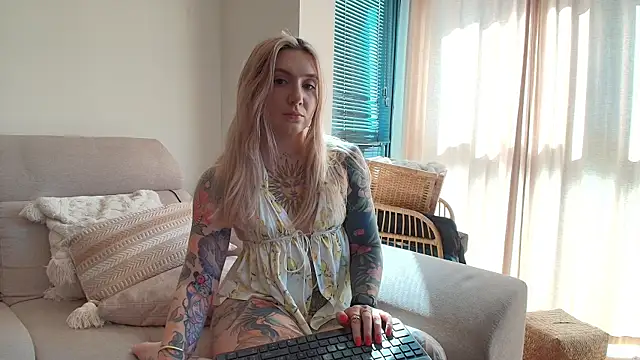 tattoobbgirl online show from April 2026 03:27:01 PM