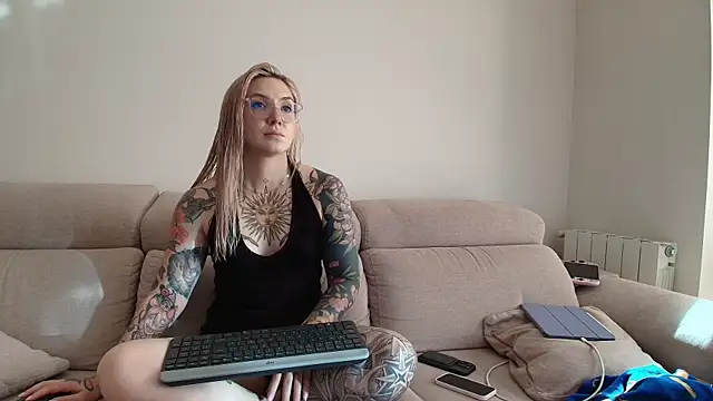 tattoobbgirl online show from June 2026 04:16:01 PM