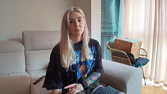 tattoobbgirl online show from April 2026 01:15:02 PM