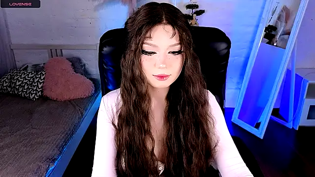 Snapshot of maddymystie chatting on May 2026 02:03:01 PM maddymystie online show from May 2026 02:03:01 PM