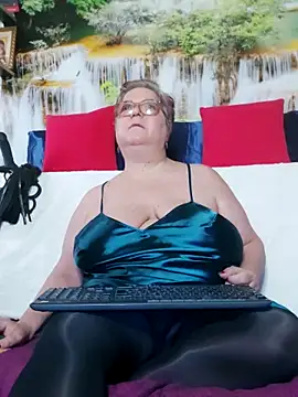 QueenPammy1 online show from November 2025 06:29:01 AM