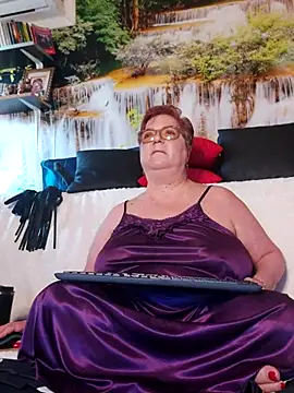 QueenPammy1 online show from April 2026 05:42:02 AM