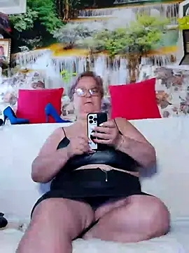 Snapshot of QueenPammy1 chatting on September 2025 07:03:02 AM QueenPammy1 online show from September 2025 07:03:02 AM
