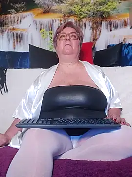 QueenPammy1 online show from February 2026 07:31:01 AM