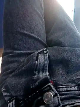 Snapshot of rickyxxxvvv chatting on October 2025 09:21:01 AM rickyxxxvvv online show from October 2025 09:21:01 AM