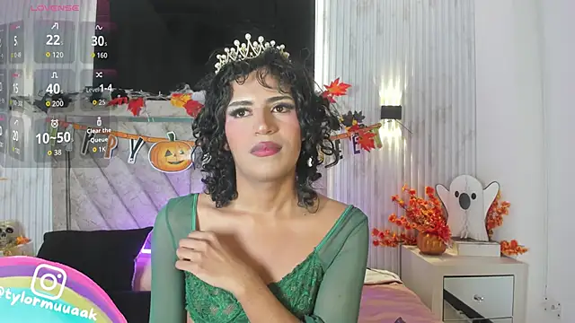 Taylor Harveey online show from November 2025 08:03:02 PM