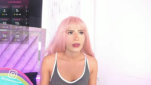 Taylor Harveey online show from November 2025 08:42:01 PM