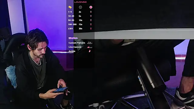 Aaron malikk online show from November 2025 03:09:02 AM