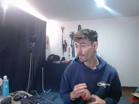 Aaron malikk online show from March 2026 12:26:01 PM