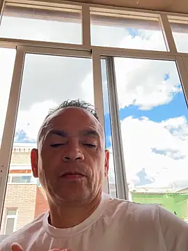 mateocali25 online show from May 2026 02:35:01 PM