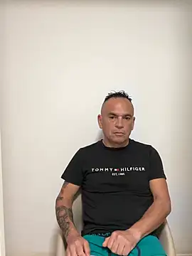 mateocali25 online show from May 2026 08:27:02 PM