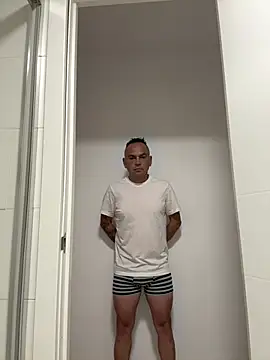 mateocali25 online show from May 2026 12:59:01 PM