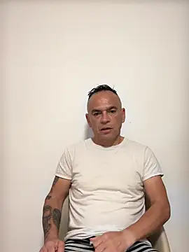mateocali25 online show from May 2026 11:53:02 AM