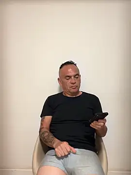 mateocali25 online show from May 2026 07:34:02 PM