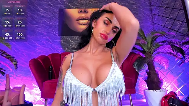Snapshot of IzabelaTessa chatting on June 2026 07:30:02 PM IzabelaTessa online show from June 2026 07:30:02 PM