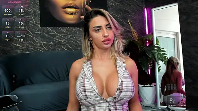 Snapshot of IzabelaTessa chatting on October 2025 07:26:01 PM IzabelaTessa online show from October 2025 07:26:01 PM