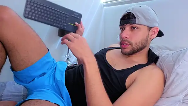 Snapshot of haku_kanjy chatting on December 2025 03:35:01 PM haku kanjy online show from December 2025 03:35:01 PM