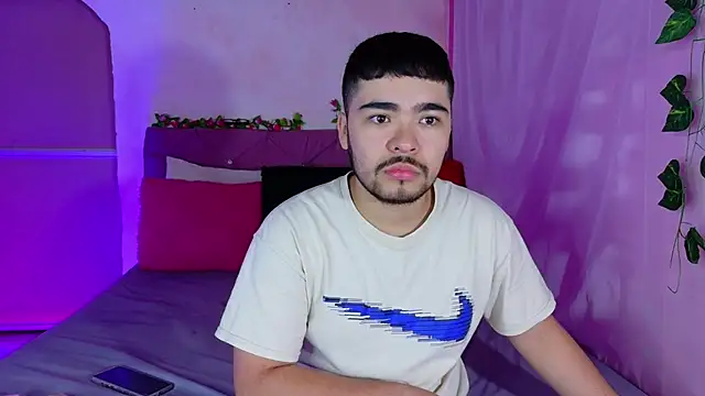  mia and mike  online show from November 2025 01:26:02 PM