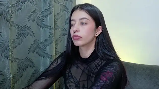 Misscarolsph online show from April 2026 07:32:01 PM