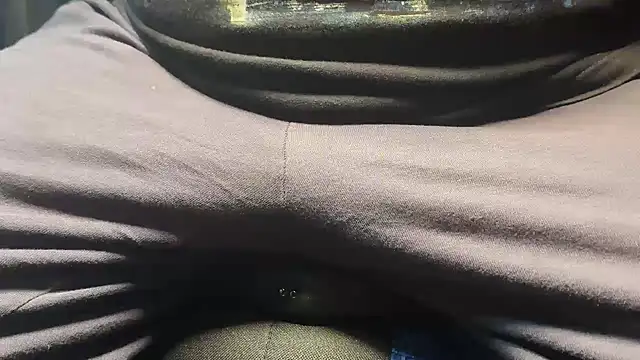 Max 965 online show from December 2025 09:06:02 PM