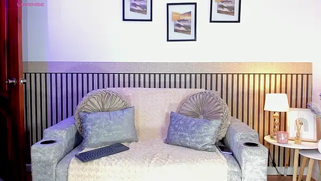 hanna mils online show from November 2025 04:16:01 AM