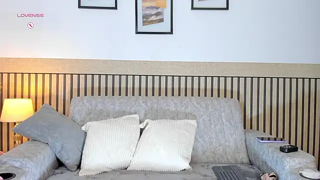 hanna mils online show from March 2026 08:19:01 AM